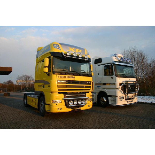 Bullbar/Bara Proiectoare Inox Grila Partea Inferioara Daf XF 105 Bullbar/Bara Proiectoare Inox Grila Partea Inferioara Daf XF 105