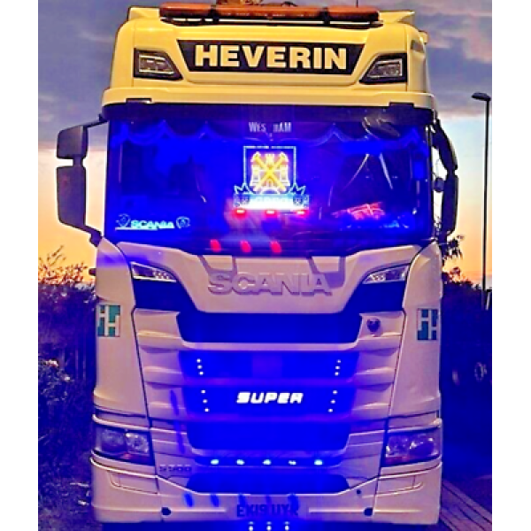 Emblema Super luminata led Alb Grila Scania R Super Alb 40x7cm 24V Emblema Super luminata led Alb Grila Scania R Super Alb 40x7cm 24V
