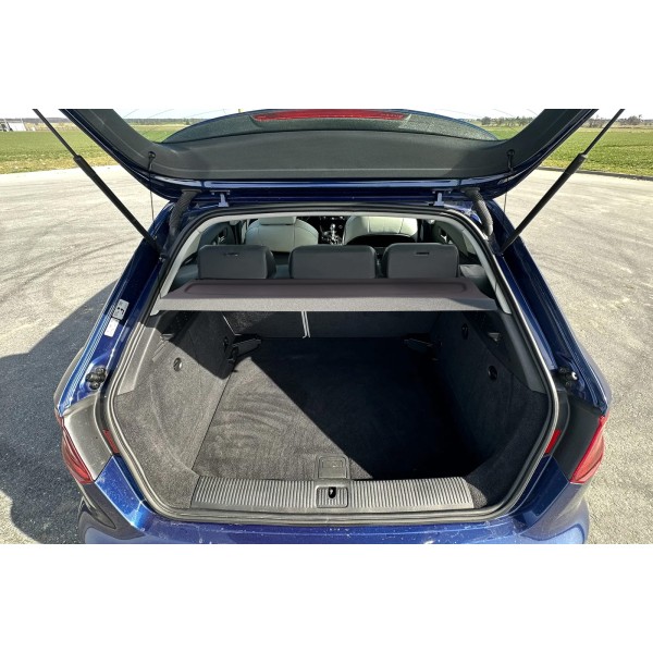 Rulou polita portbagaj AUDI A3 8V 2013-2020 Cod OEM 8V4867769