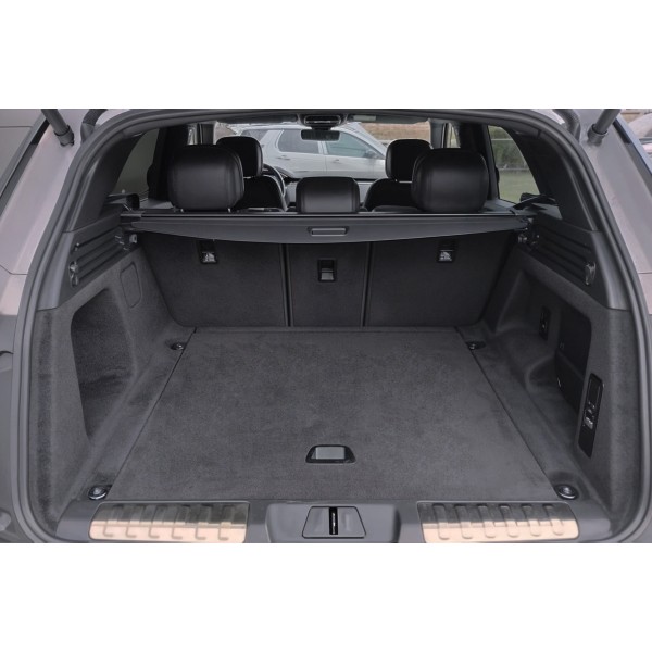 Rulou polita portbagaj RANGE ROVER SPORT III L461 2022-2026 Cod OEM N9X2-46406-AC / N9X2-46406-AB / N9X2-46406-AA