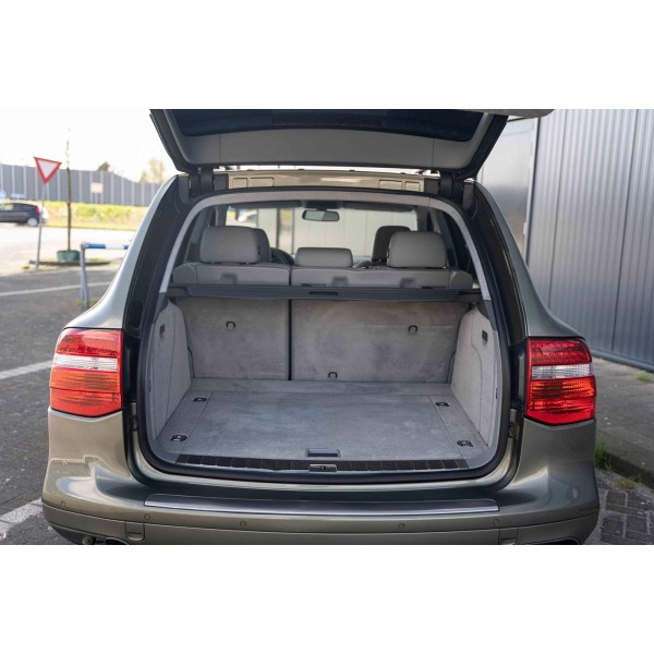 Rulou polita portbagaj PORSCHE CAYENNE I 9PA 2002-2010  Cod OEM  7L5867773 / 955551773059ET