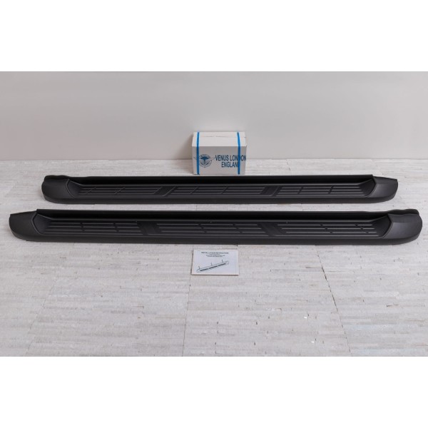Praguri laterale  Trepte laterale Toyota Hilux VIII (AN120) 2015,2016,2017,2018,2019,2020