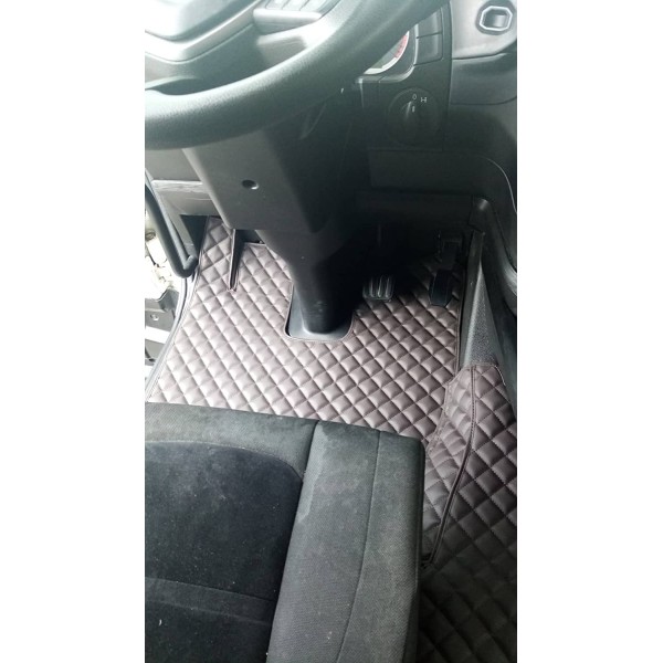 Covorase din Piele romb RENAULT T 2018 automat acopera toata podeaua cabinei culoare Visiniu Maro Coniac Editie Speciala