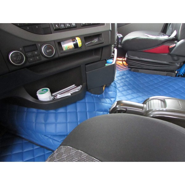 Covorase din Piele romb IVECO X-WAY automat acopera toata podeaua cabinei culoare Albastru  Editie Speciala